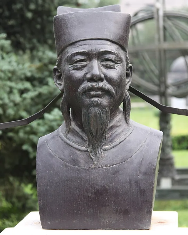 Busto moderno de Shen Kuo en el Observatorio Antiguo de Beijing